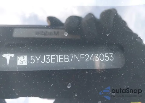 2022 Tesla Model 3 Long Range Dual Motor All-Wheel Drive z USA, uszkodzony, nr VIN 5YJ3E1EB7NF243053